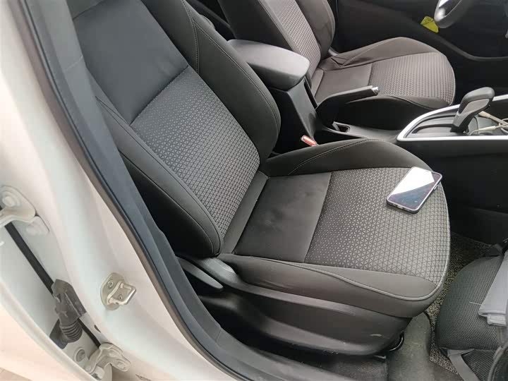 Фото 25 - Chevrolet Onix (Cavalier)