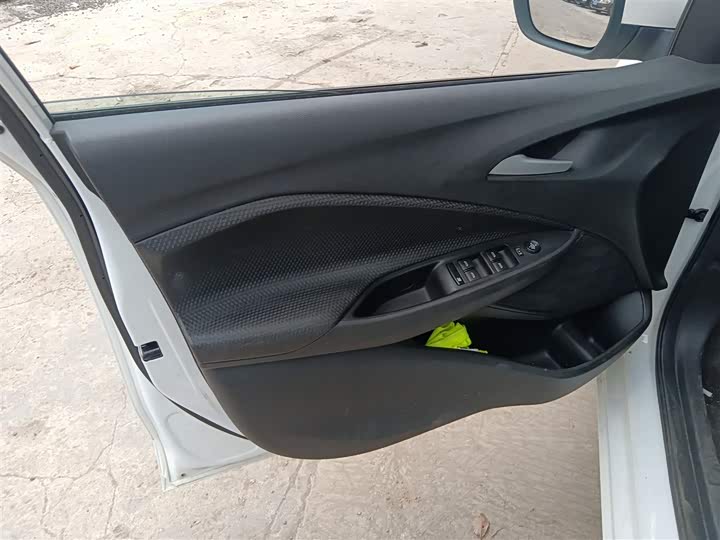 Фото 28 - Chevrolet Onix (Cavalier)