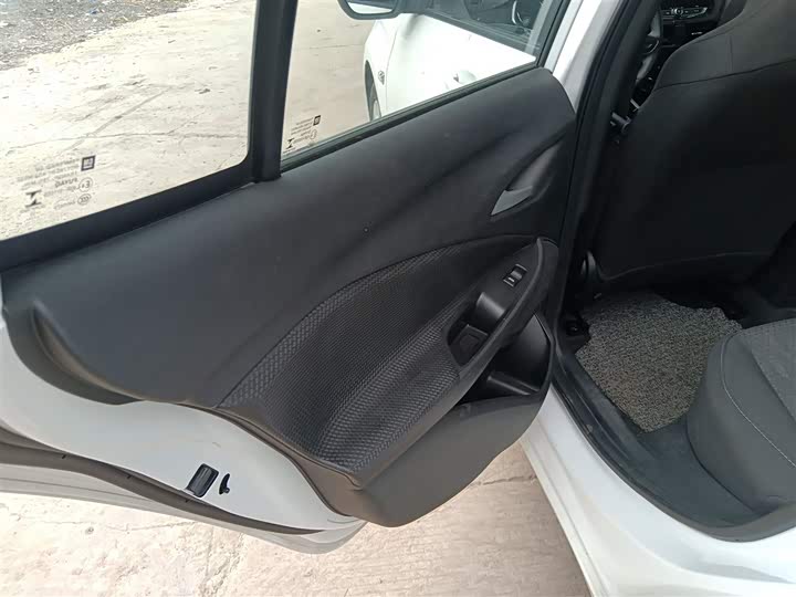 Фото 29 - Chevrolet Onix (Cavalier)