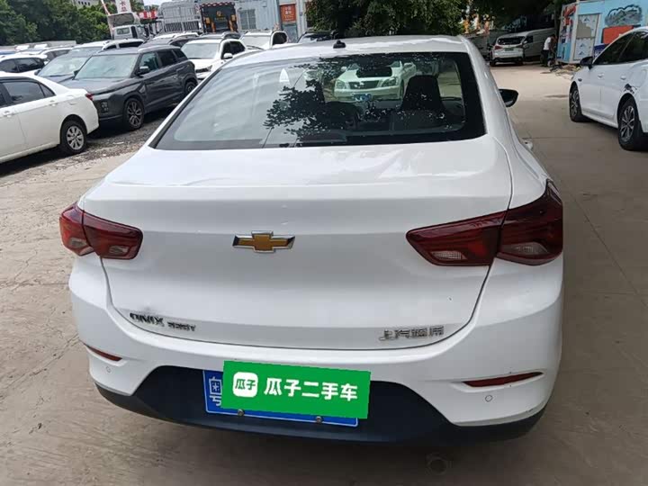 Фото 6 - Chevrolet Onix (Cavalier)