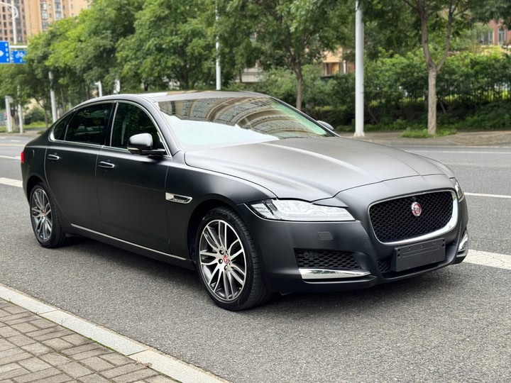 Фото 6 - Jaguar XF L