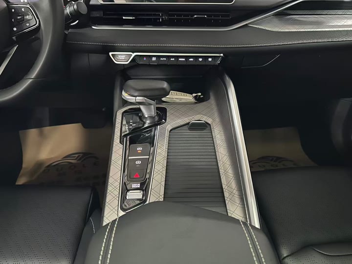 Фото 12 - Geely Preface