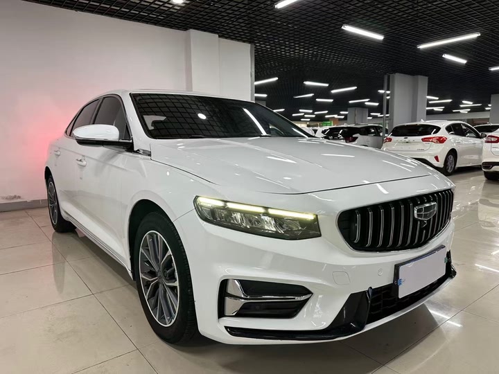 Фото 3 - Geely Preface