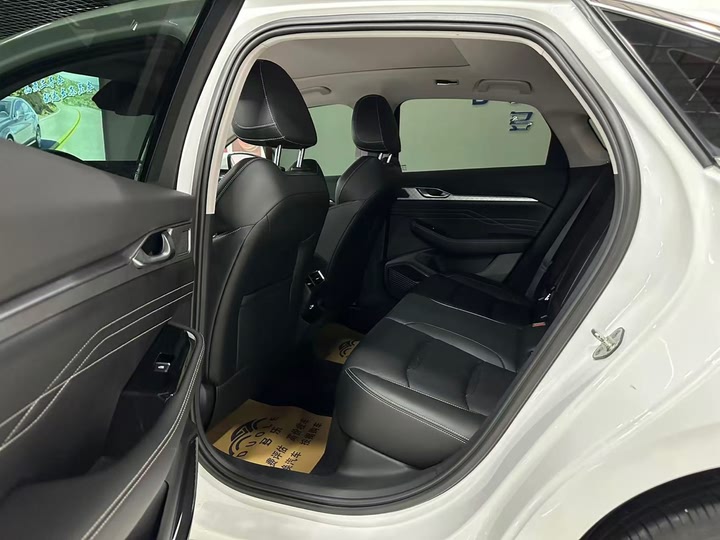 Фото 6 - Geely Preface