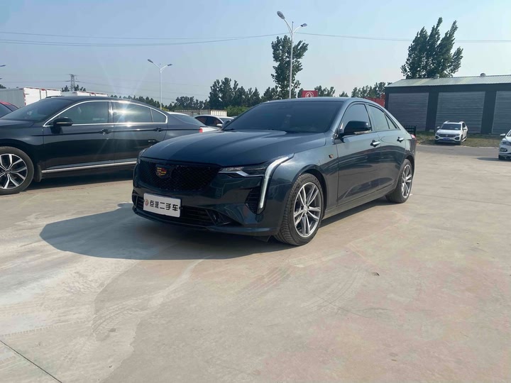 Фото 1 - Cadillac CT4