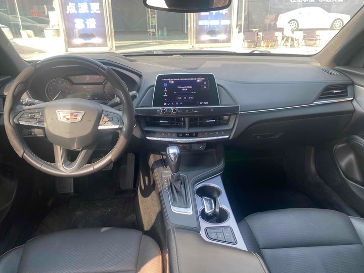 Фото 6 - Cadillac CT4