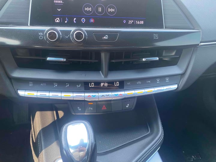 Фото 9 - Cadillac CT4