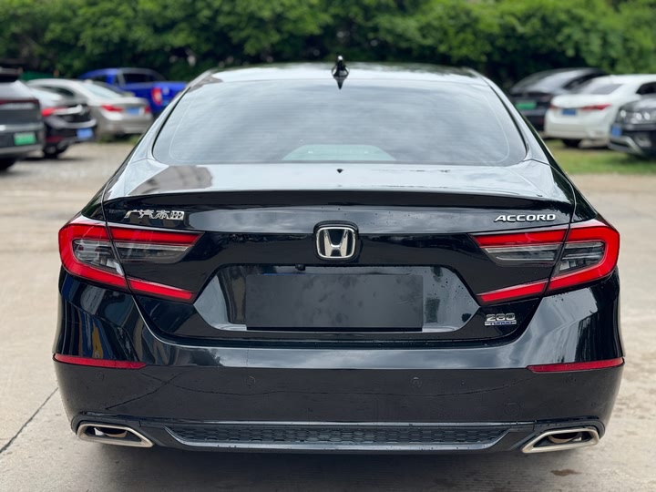 Фото 8 - Honda Accord