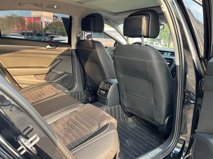 Фото 7 - Volkswagen Magotan