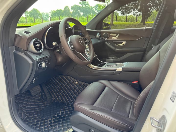 Фото 8 - Mercedes-Benz GLC-Class