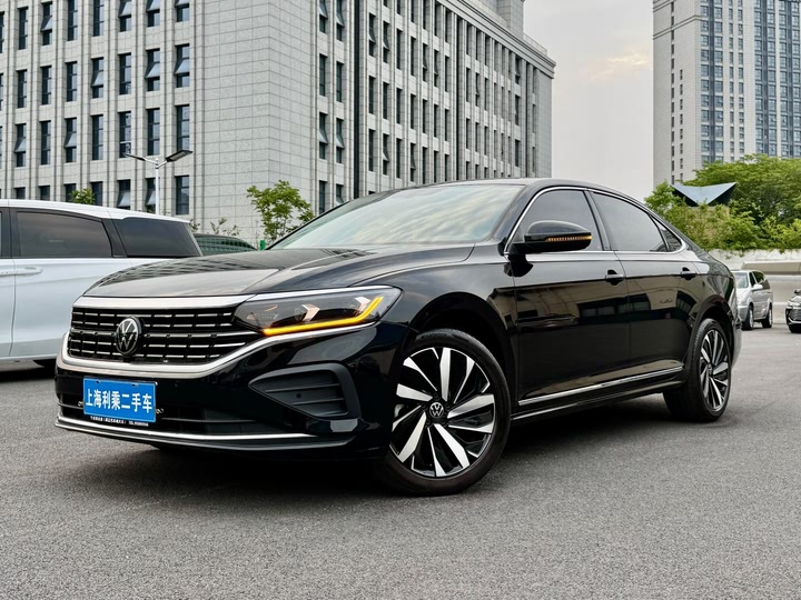 Фото 1 - Volkswagen Passat