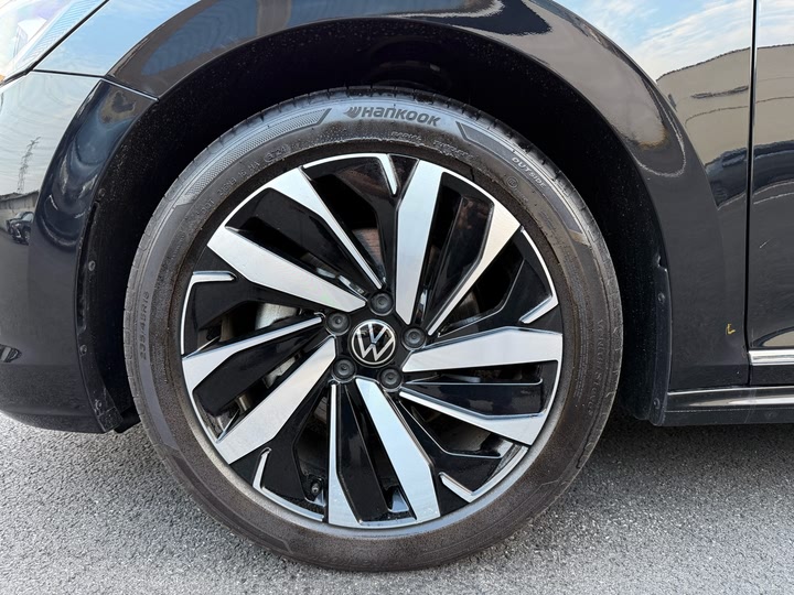 Фото 15 - Volkswagen Passat