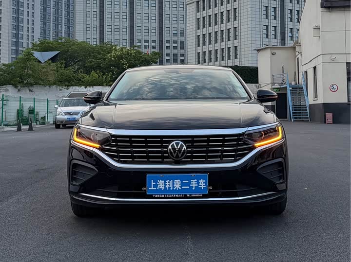 Фото 2 - Volkswagen Passat