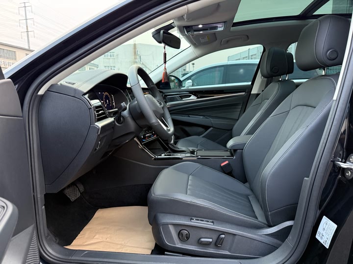 Фото 20 - Volkswagen Passat