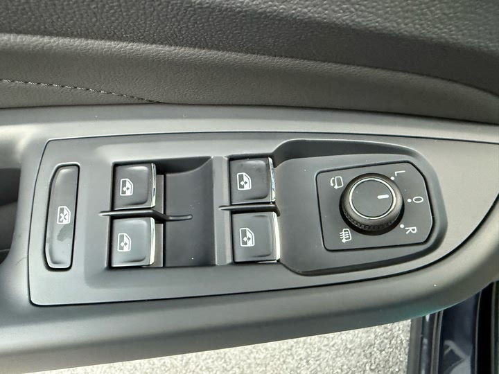 Фото 21 - Volkswagen Passat