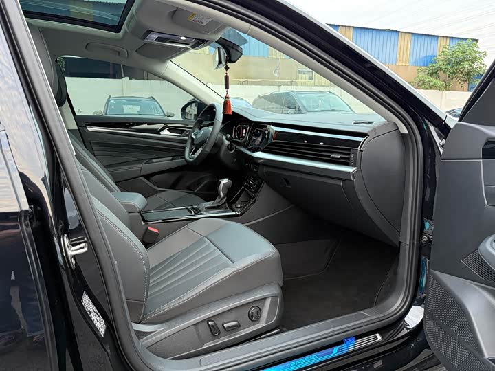 Фото 28 - Volkswagen Passat