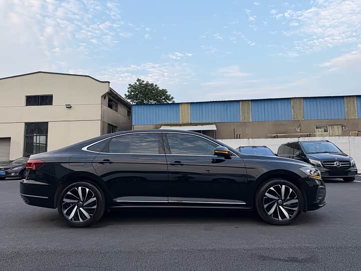 Фото 4 - Volkswagen Passat