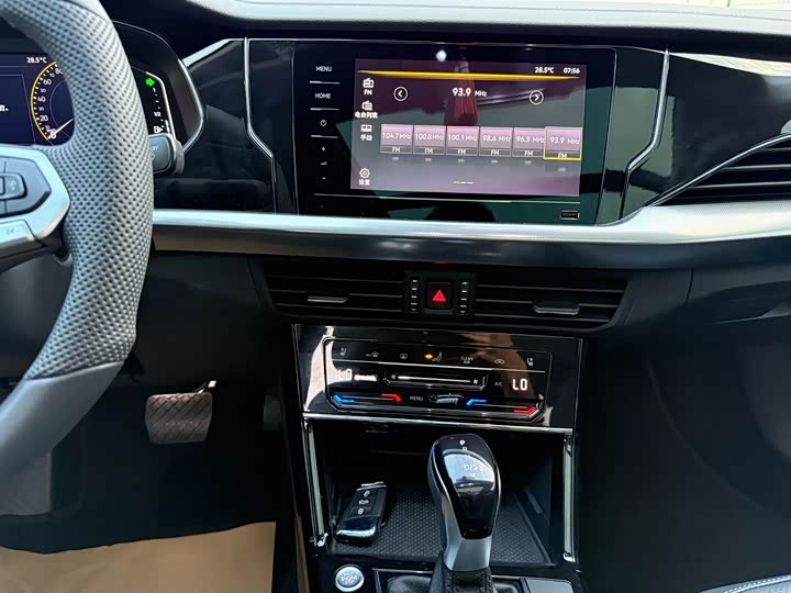 Фото 9 - Volkswagen Passat