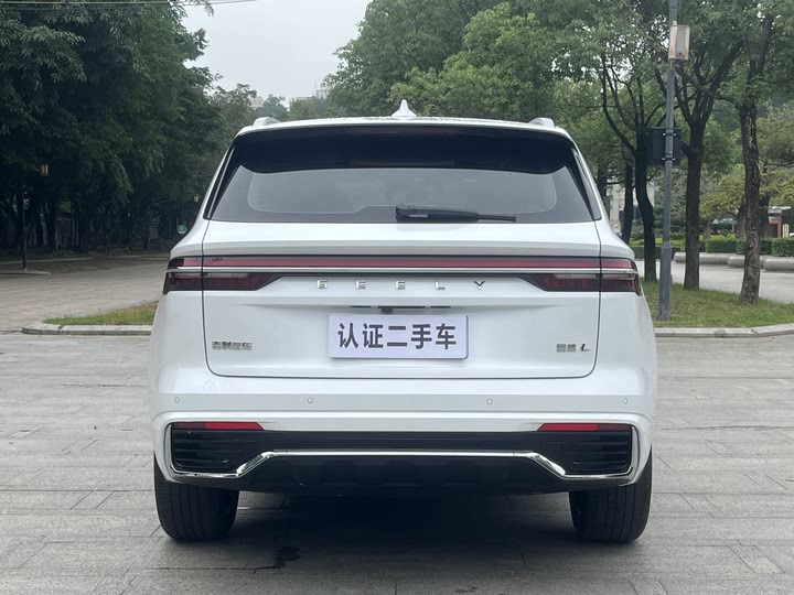 Фото 10 - Geely Monjaro