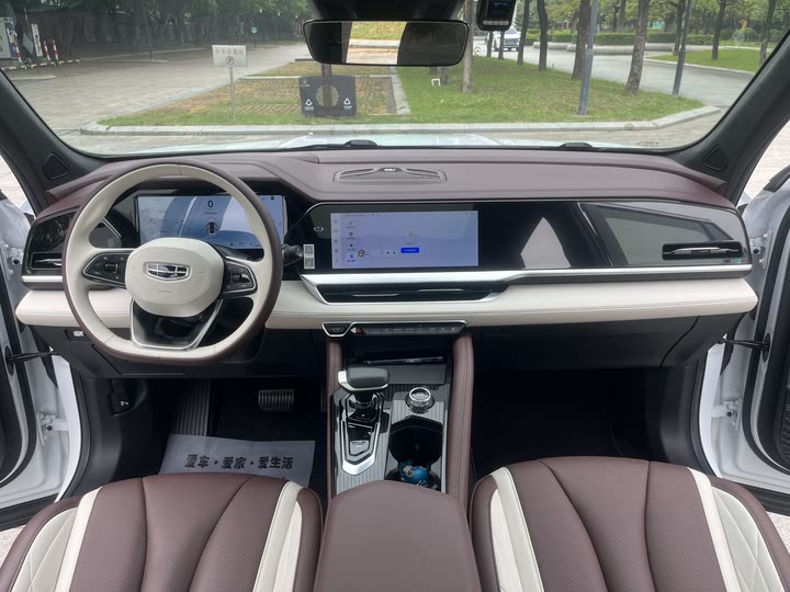 Фото 4 - Geely Monjaro