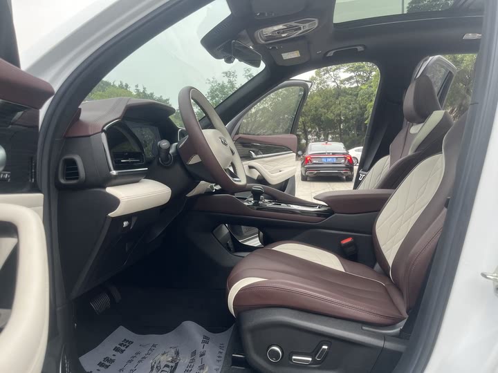 Фото 5 - Geely Monjaro