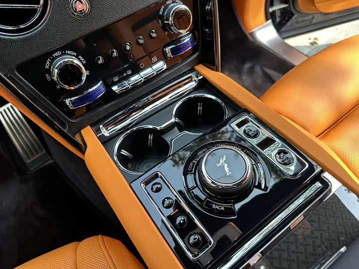 Фото 10 - Rolls-Royce Cullinan