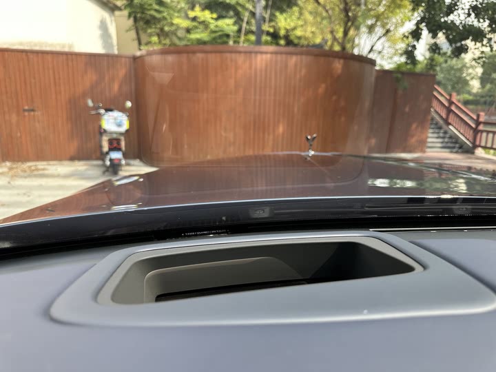 Фото 11 - Rolls-Royce Cullinan