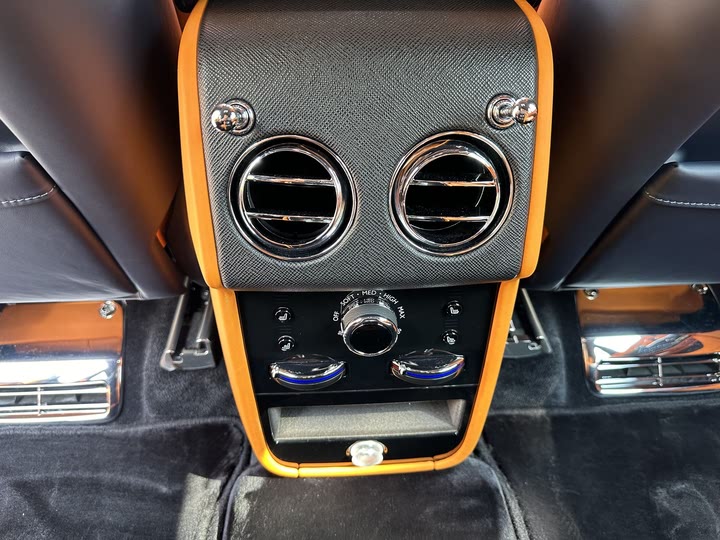 Фото 14 - Rolls-Royce Cullinan