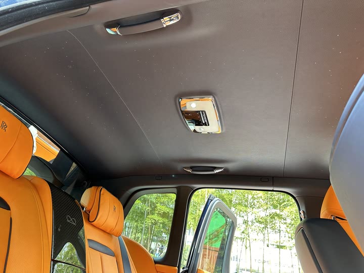 Фото 16 - Rolls-Royce Cullinan