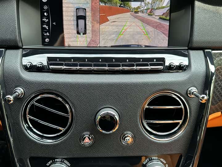 Фото 18 - Rolls-Royce Cullinan