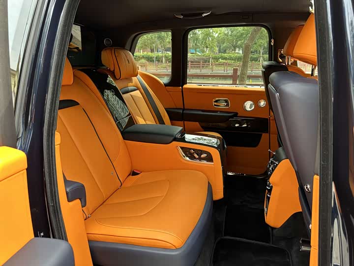 Фото 20 - Rolls-Royce Cullinan