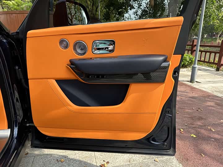 Фото 25 - Rolls-Royce Cullinan