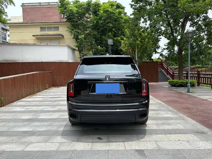 Фото 27 - Rolls-Royce Cullinan