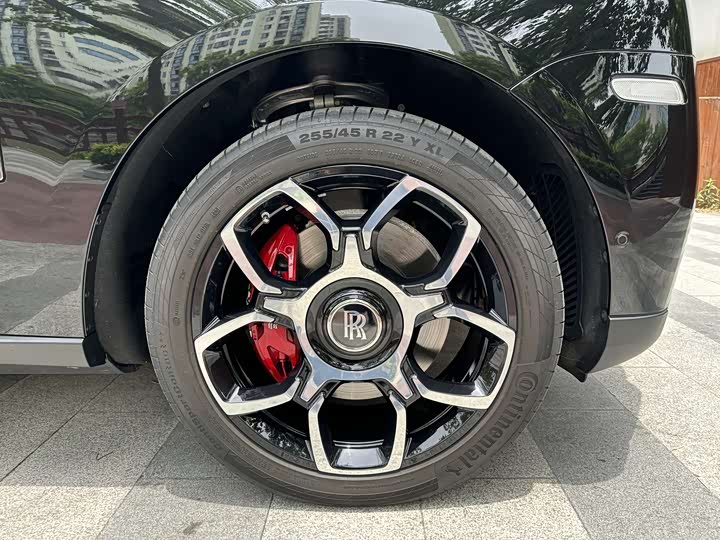 Фото 4 - Rolls-Royce Cullinan