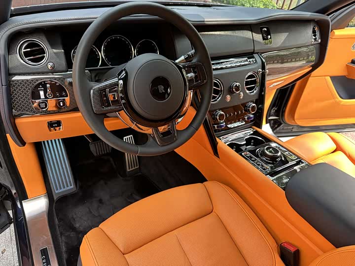 Фото 7 - Rolls-Royce Cullinan