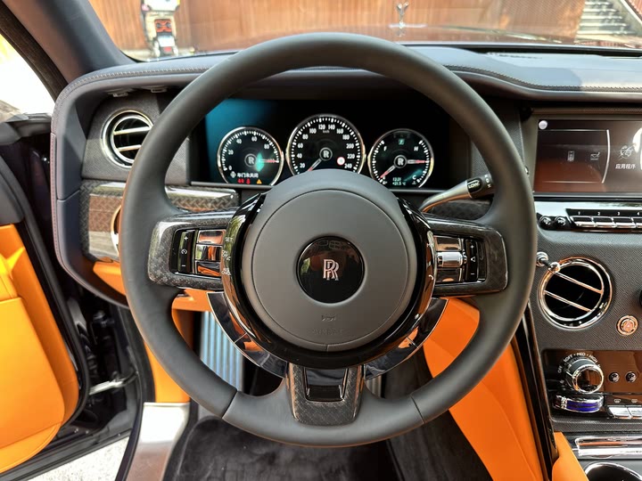 Фото 8 - Rolls-Royce Cullinan