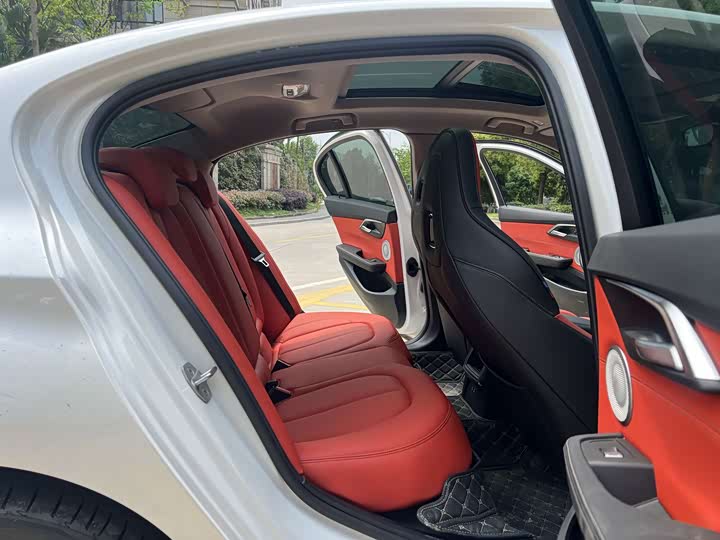 Фото 14 - BMW 1 Series