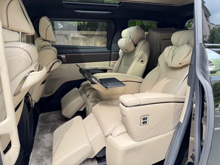 Фото 11 - Toyota Alphard