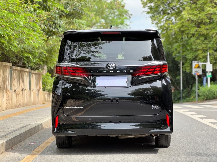 Фото 6 - Toyota Alphard