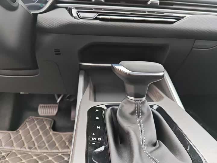 Фото 19 - Geely Emgrand