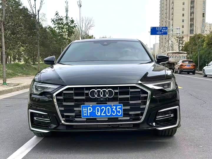 Фото 2 - Audi A6L