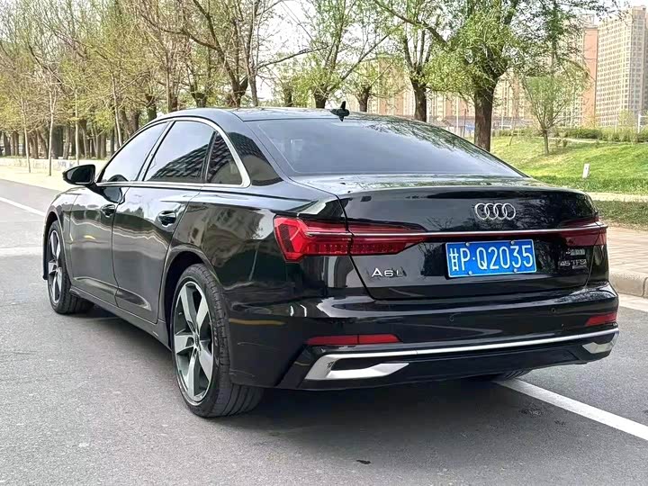Фото 7 - Audi A6L