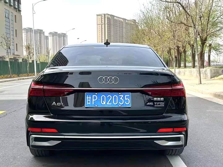 Фото 8 - Audi A6L