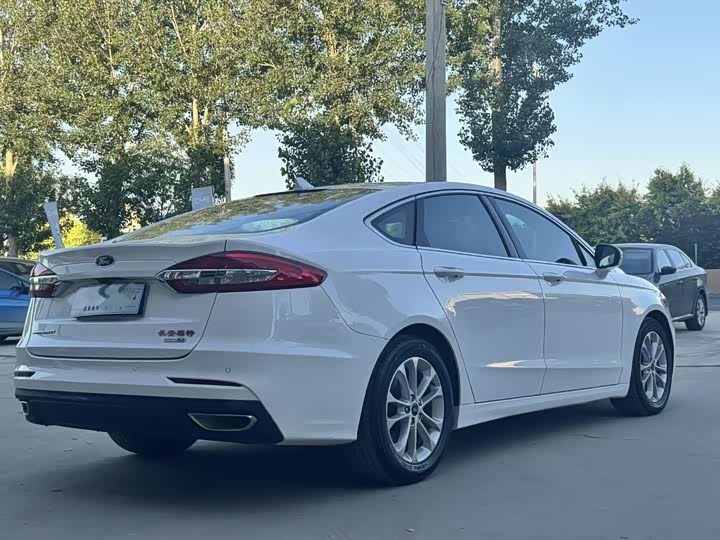 Фото 5 - Ford Mondeo