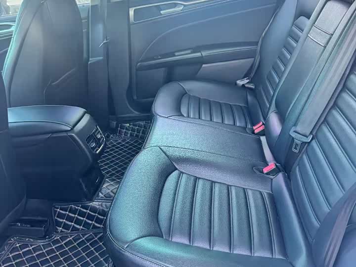 Фото 9 - Ford Mondeo