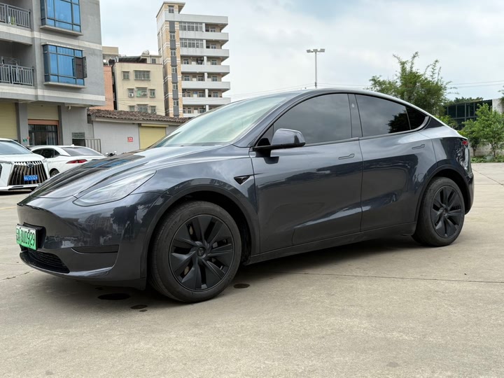 Фото 2 - Tesla Model Y