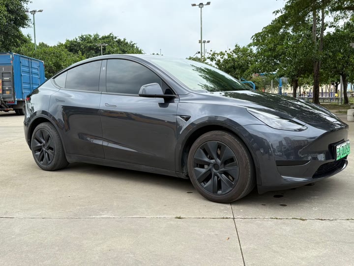 Фото 3 - Tesla Model Y