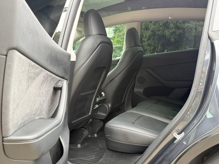 Фото 8 - Tesla Model Y