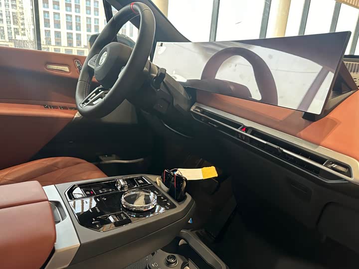 Фото 11 - BMW iX