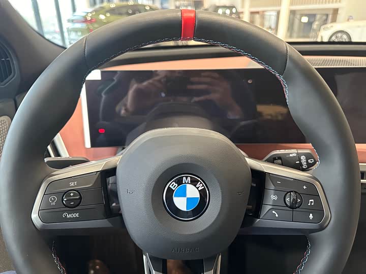 Фото 13 - BMW iX